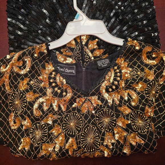 JEWEL QUEEN  SMALL BLACK DRESS WITH GOLD EMBELLISHMENTS - Picture 2 of 4